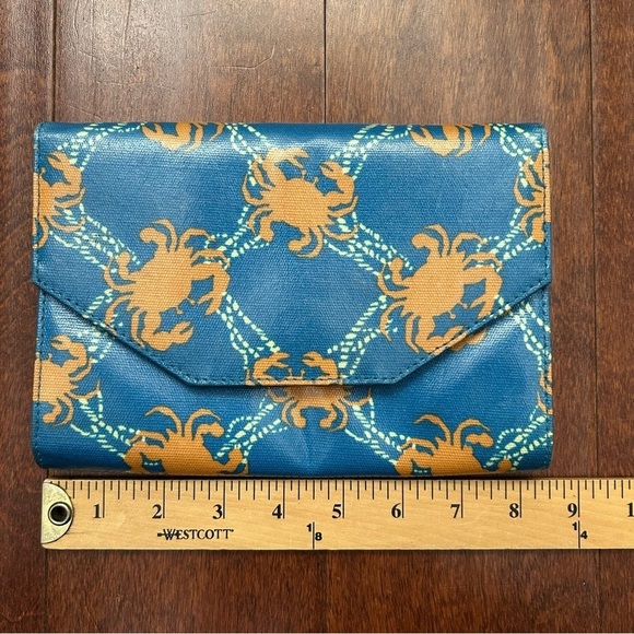 Halsea Blue and Orange Crab Pattern Clutch - Picture 15 of 16